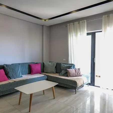 Olive Qerret Apartman Golem